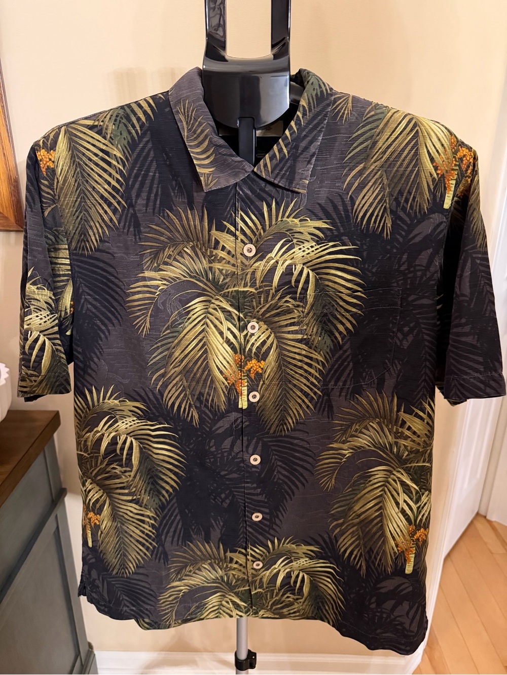Tommy Bahama Silk Palm Print Camp Shirt Medium